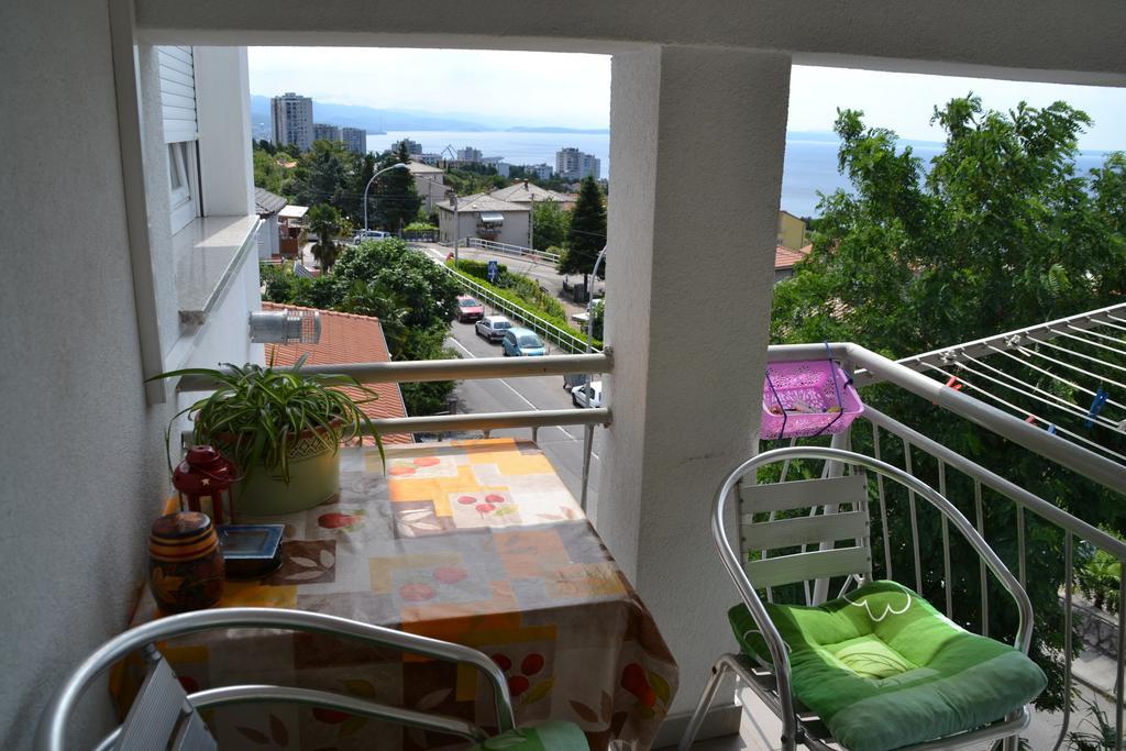 Apartment Antonija With Seaview 리예카 외부 사진